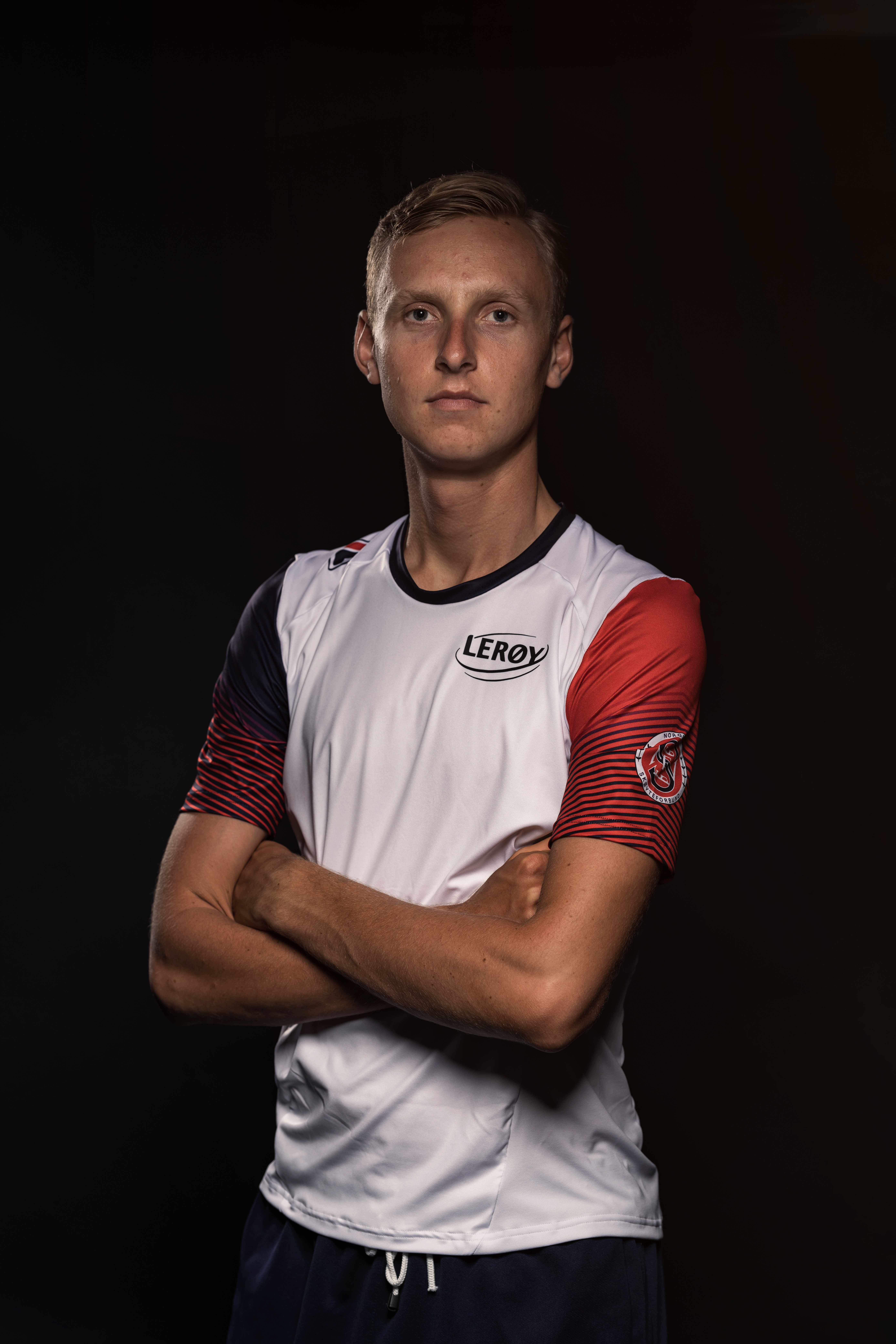 Sander Eitrem looking into the camera, arms crossed