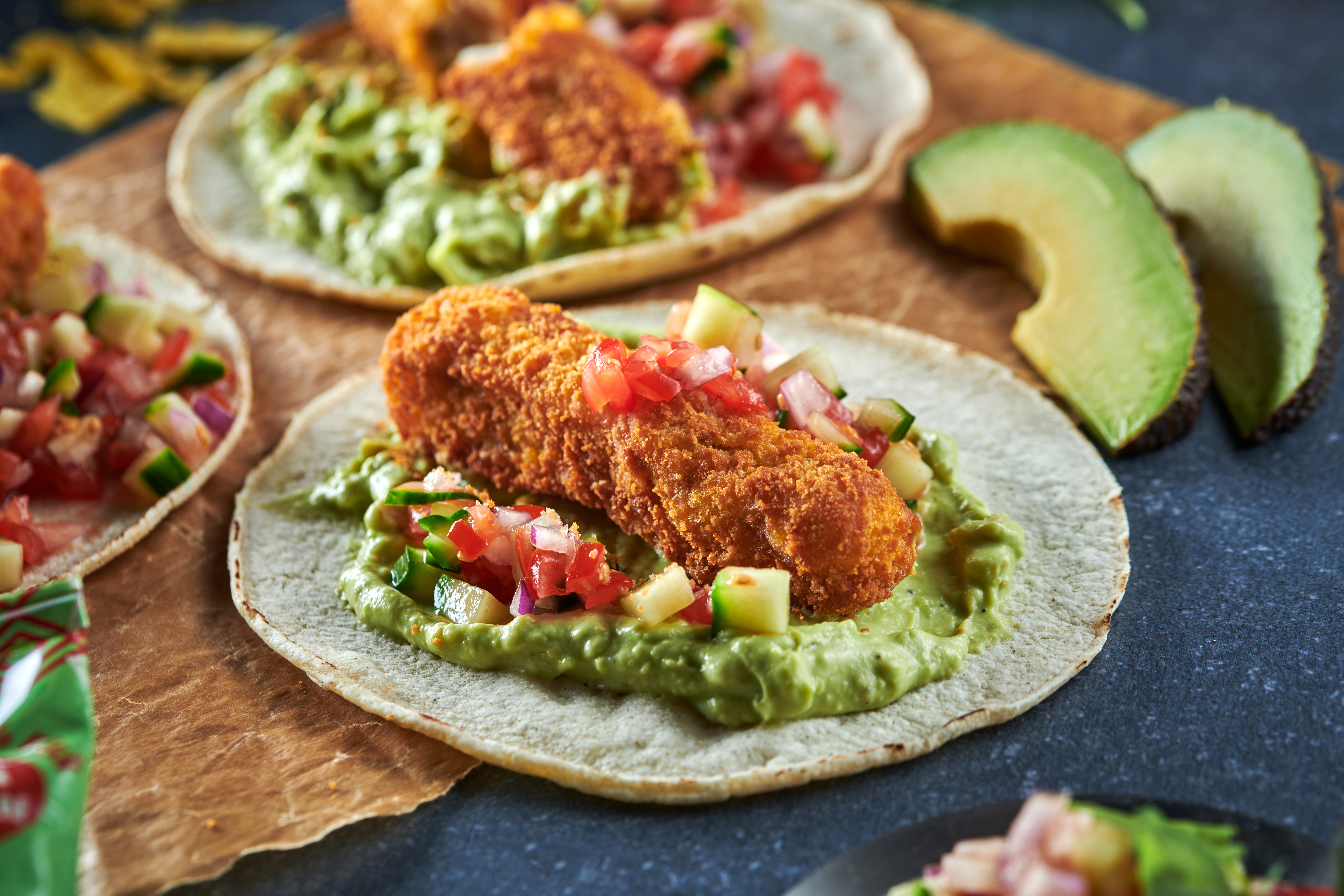 Lutefisk med potet, ertepuré og sennepsaus med rogn