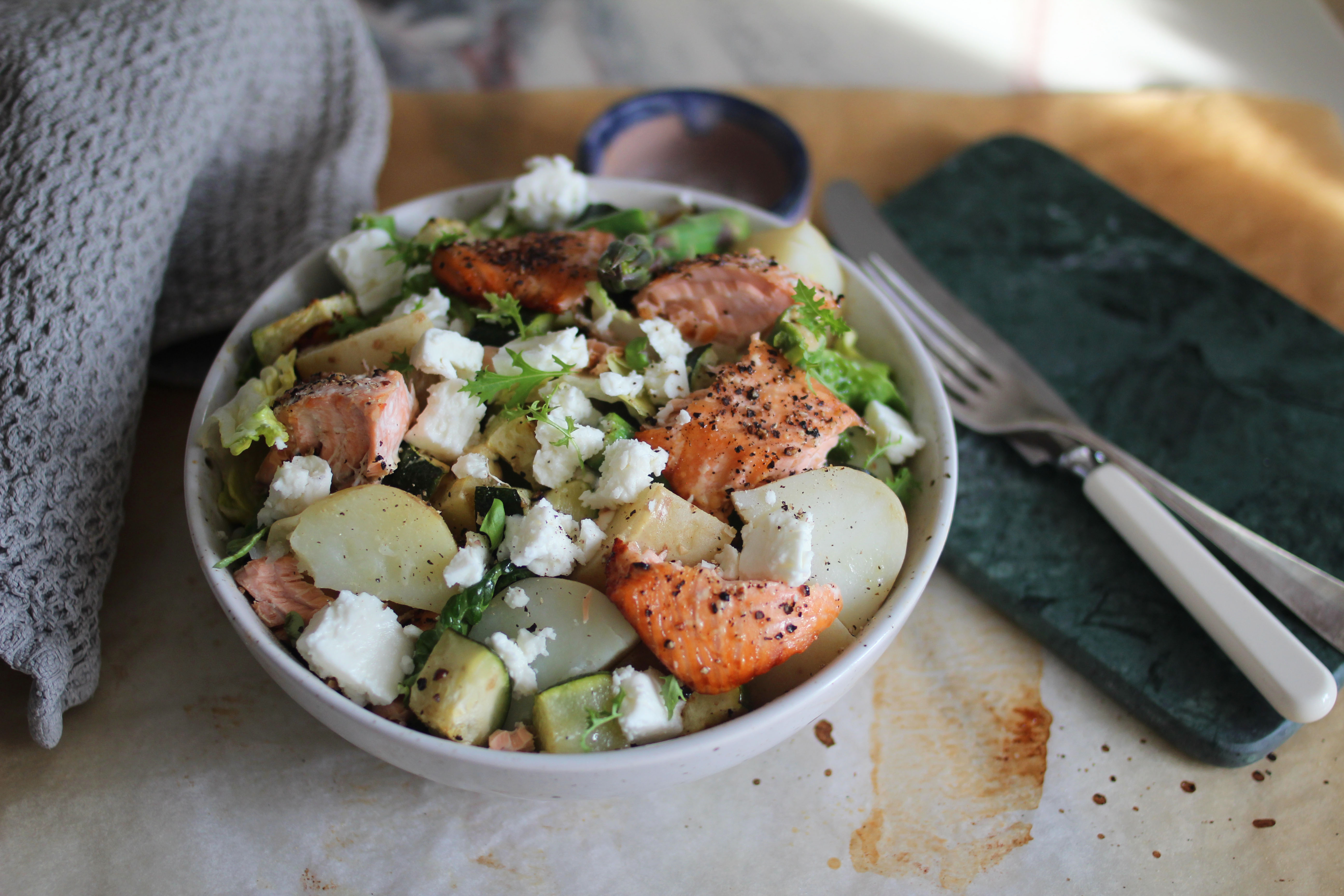 Lax med sparris och ljummen potatissallad 