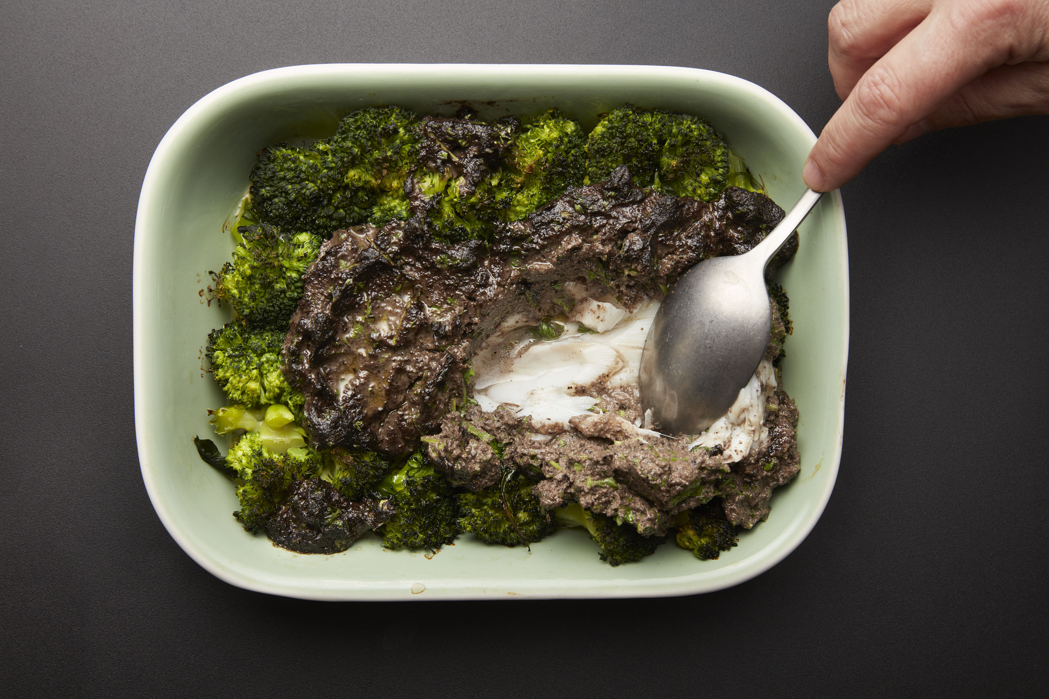 Torsk i form med tapenade og brokkoli